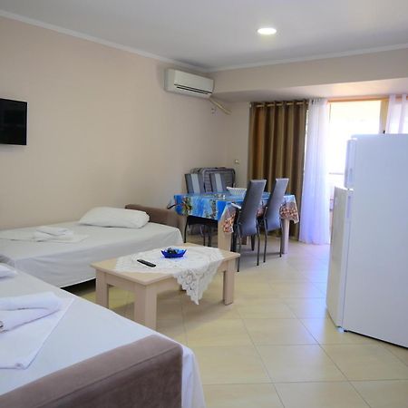 Eleana'S Apartament Саранде Екстериор снимка