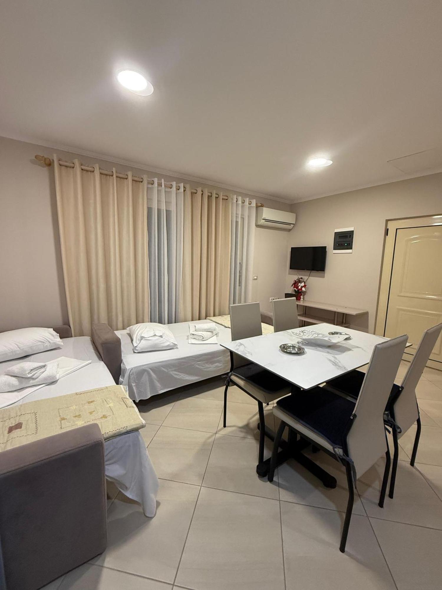 Eleana'S Apartament Саранде Екстериор снимка